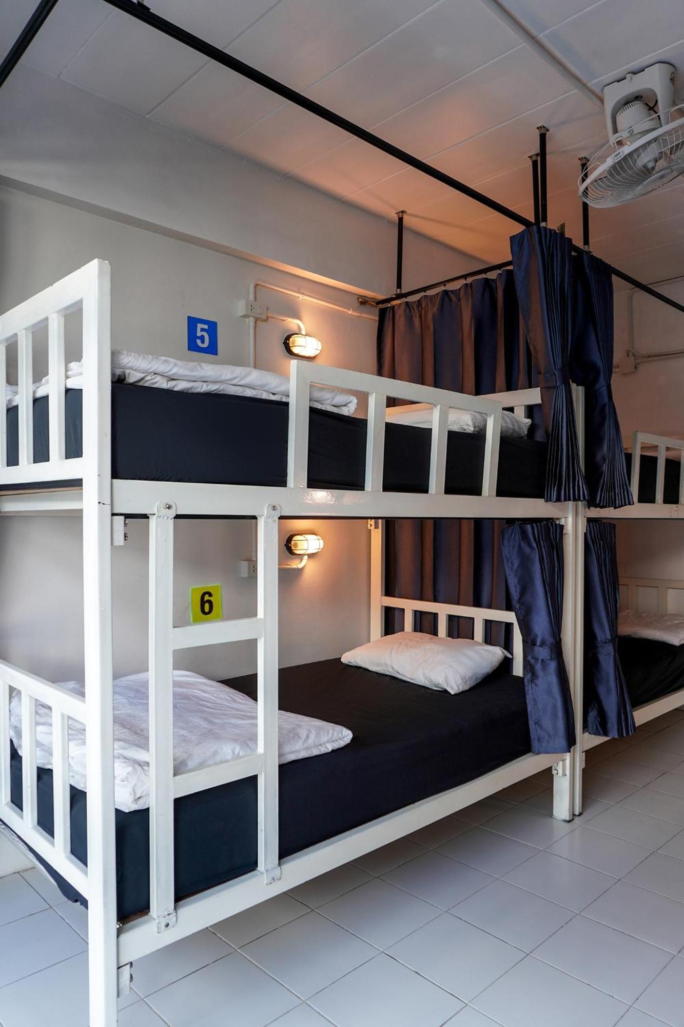 Rainbow Hostel Чиангмай Экстерьер фото