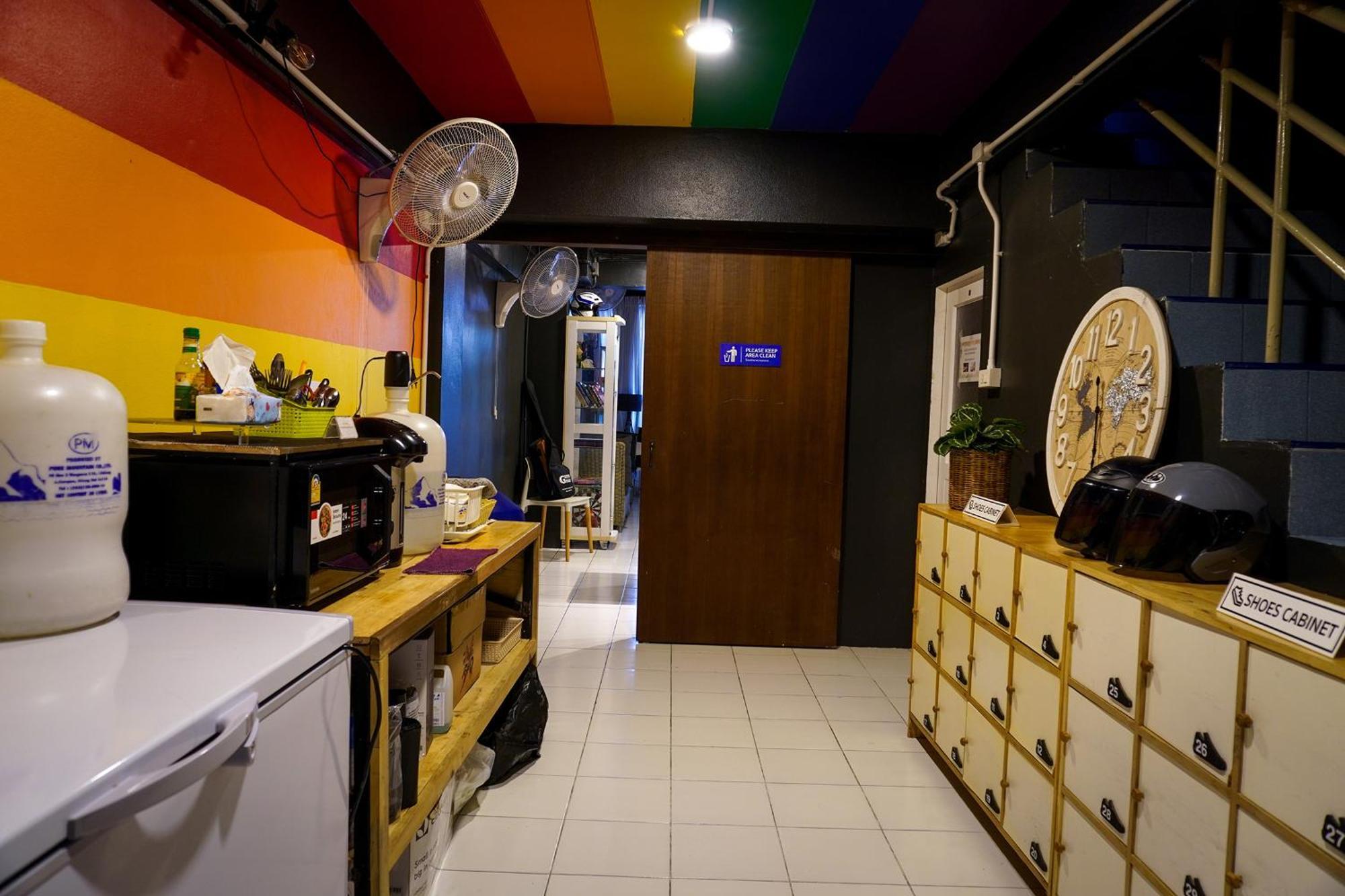 Rainbow Hostel Чиангмай Экстерьер фото